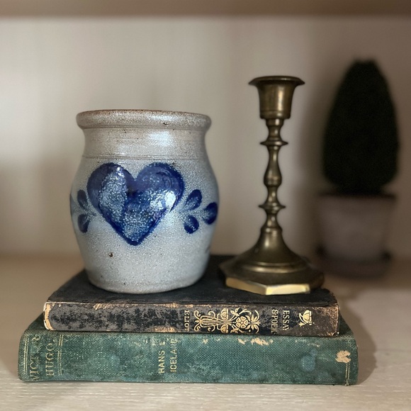 Vintage Rowe Pottery Works Heart Cobalt Crock! - Picture 1 of 3